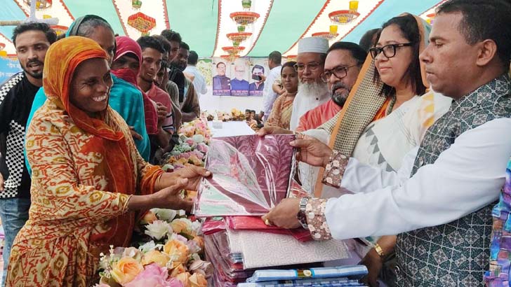 ৫ হাজার মানুষকে ঈদ উপহার দিলেন ডিএসসিসি কাউন্সিলর আকাশ