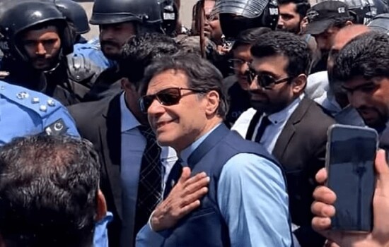 জামিন পেলেন ইমরান খান