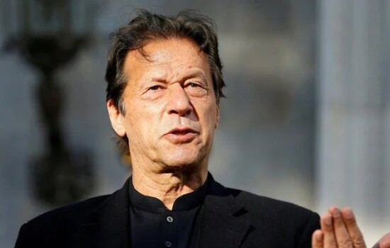ইসলামাবাদ থেকে গ্রেফতার সাবেক প্রধানমন্ত্রী ইমরান খান
