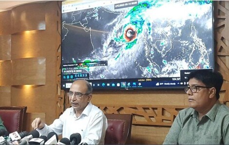 মোখার মূল আঘাত মিয়ানমারে, ঝুঁকি কমেছে বাংলাদেশের