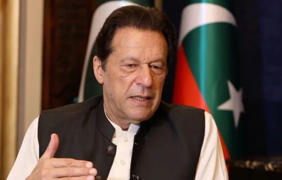 ইমরান খানকে অবিলম্বে মুক্তির নির্দেশ সুপ্রিম কোর্টের