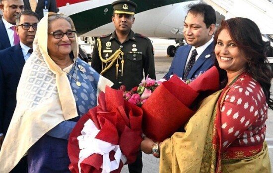 কাতার পৌঁছেছেন প্রধানমন্ত্রী