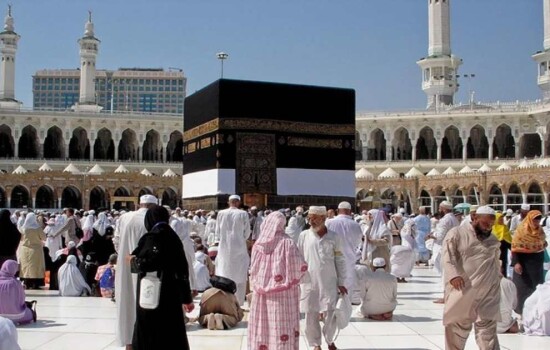 অর্থ সংকটে এবার পাকিস্তান থেকে হজ বন্ধ