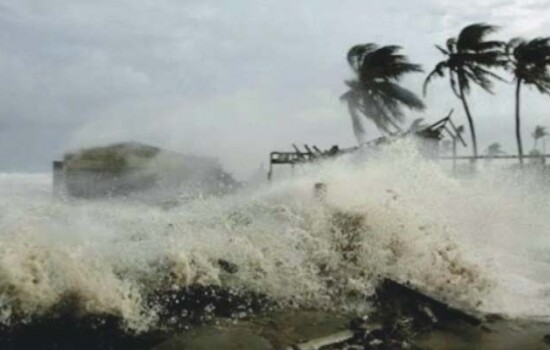 মহাবিপদ সংকেতের আওতায় আরও ৪ জেলা