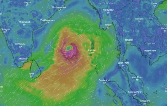 সিডরের চেয়েও শক্তিশালী হতে পারে ঘূর্ণিঝড় মোখা