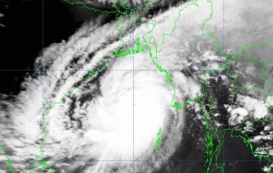 ভয়ঙ্কর হয়ে উঠছে মোখা, গতি বেড়ে ১৯০ কিলোমিটার