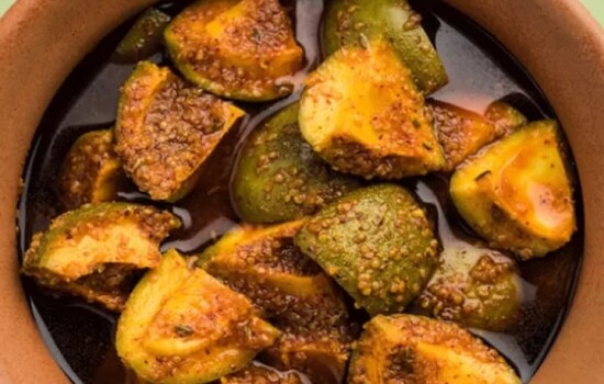 আমের ঝাল আচার তৈরির রেসিপি