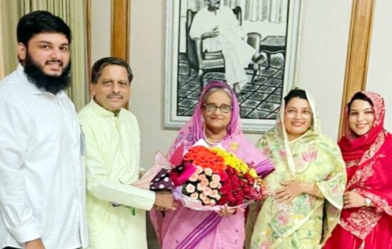 প্রধানমন্ত্রীর সাথে বরিশালের নবনির্বাচিত সিটি মেয়রের সাক্ষাত