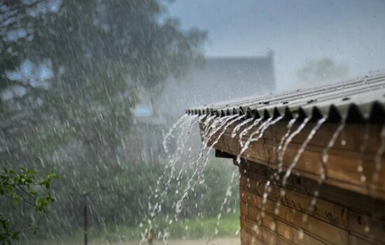 বজ্রসহ ভারী বর্ষণের আভাস