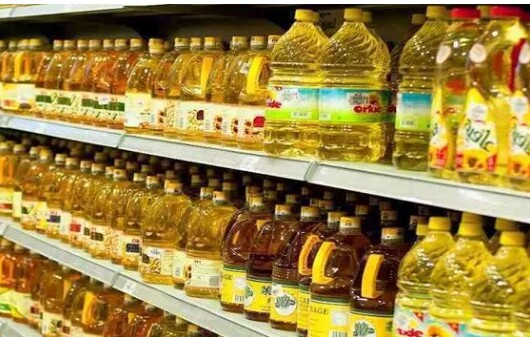 সয়াবিন তেলের দাম লিটারে কমলো ১০ টাকা