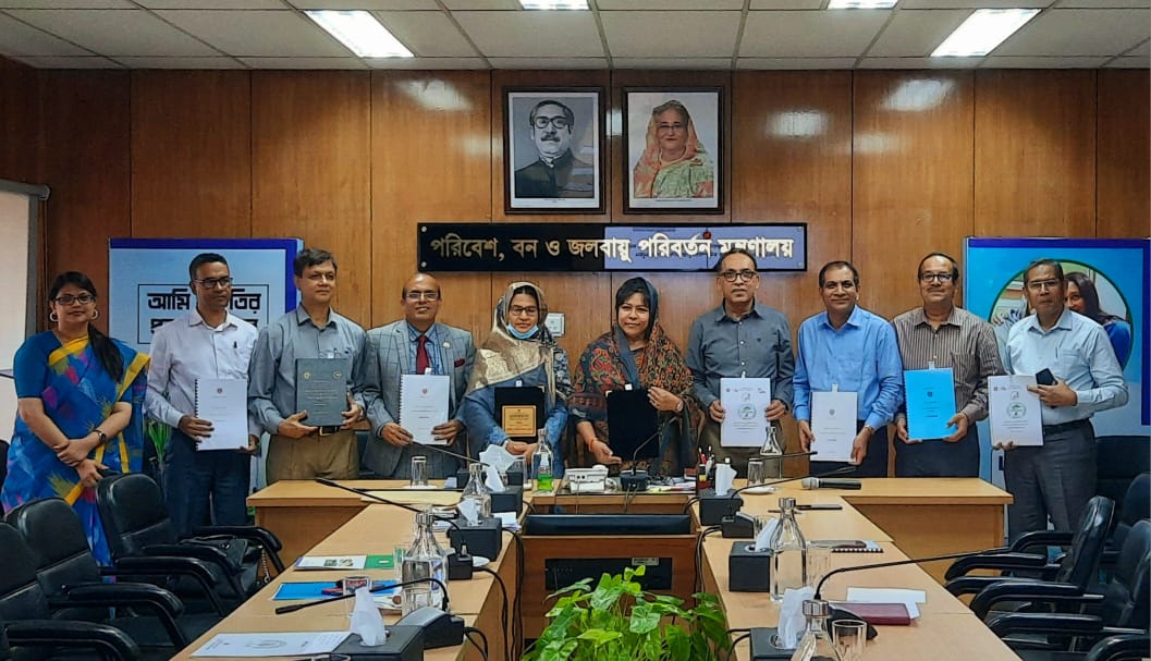 পরিবেশের মান উন্নয়নে নিবেদিত হয়ে কাজ করতে হবে। – পরিবেশ সচিব