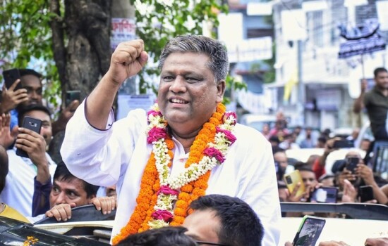 সিলেট সিটিতে সহজ জয় আনোয়ারুজ্জামানের