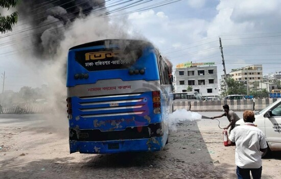 তিন বাসে আগুন, থমথমে মাতুয়াইল