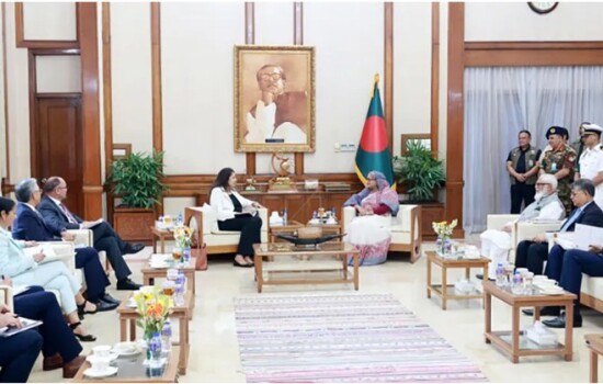 প্রধানমন্ত্রীর সঙ্গে উজরা জেয়া-ডোনাল্ড লু’র সাক্ষাৎ