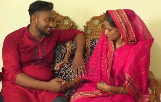 প্রেমের টানে নোয়াখালীতে মালয়েশিয়ার তরুণী