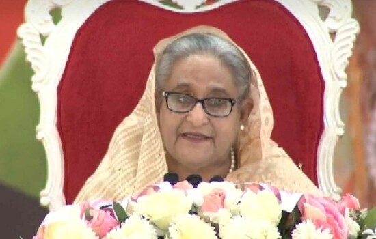 উন্নয়ন সহযোগীদের কাছে অর্থ ধার নিই, হাত পাতি না : প্রধানমন্ত্রী