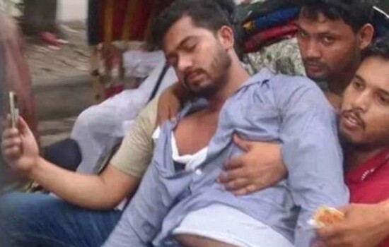 টিএসসিতে নুরের ওপর ফের ছাত্রলীগের হামলা