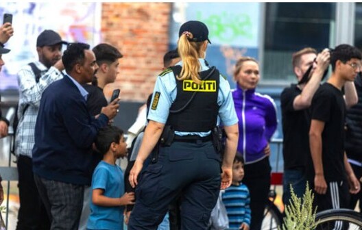 ডেনমার্কে পুলিশ পাহারায় কোরআন পোড়ানো চলছেই