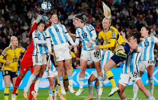 লজ্জাজনক হারে বিশ্বকাপ থেকে আর্জেন্টিনার বিদায়