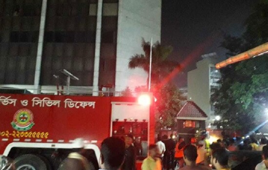 মতিঝিলে সেনা কল্যাণ ভবনে আগুন