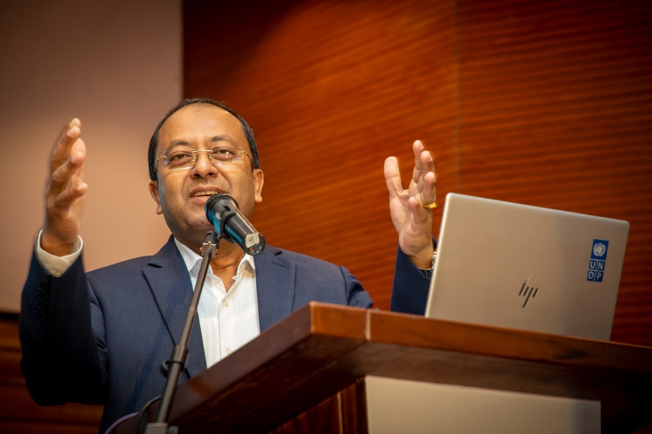 পার্বত্য অঞ্চলের বন্যা পরিস্থিতি পর্যবেক্ষণের জন্য চার দিনের সফরে বান্দরবানে পার্বত্য সচিব মোঃ মশিউর রহমান এনডিসি।