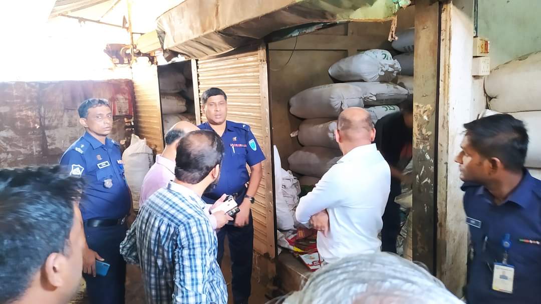 শ্রীমঙ্গলে চাবোর্ডের অভিযানে- সমরের নকল চা পাতার ও ভারতীয় চা ব্রান্ড কলকাতা টি সহ গোডাউন সিলগালা