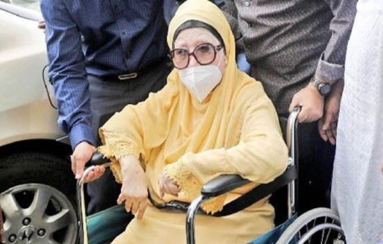 খালেদা জিয়ার স্বাস্থ্যের খোঁজ নিতে হাসপাতালে ফখরুল