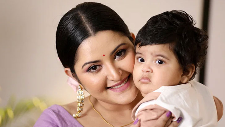 ভেঙেই গেল রাজ-পরীর সোনার সংসার!