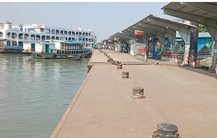 ফাঁকা সদরঘাট লঞ্চ টার্মিনাল