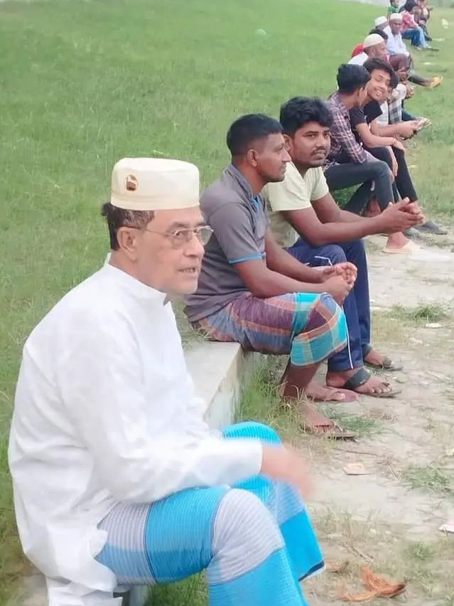 প্রধানমন্ত্রী জননেত্রী শেখ হাসিনার অত্যন্ত আস্থাভাজন গভীর মনোযোগ দিয়ে গ্রামের সাধারণ মানুষের কথা শুনতেছেন