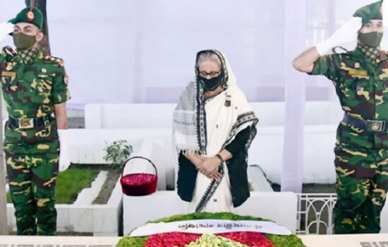 শেখ রাসেলের সমাধিতে প্রধানমন্ত্রীর শ্রদ্ধা