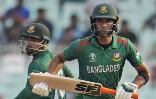 ফিফটি করে ফিরলেন রিয়াদ