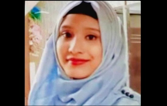 মহাখালীতে আগুন: গ্রিল টপকে নামার সময় নারীর মৃত্যু