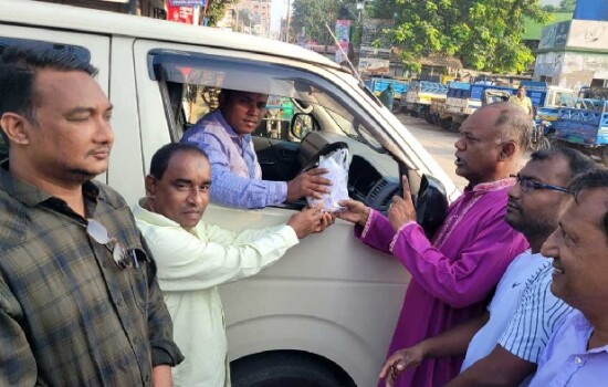 অবরোধে গাড়ি নিয়ে বের হলেই মিলছে নাশতার প্যাকেট