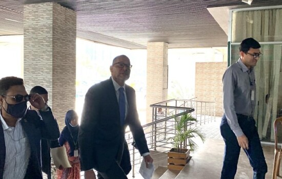 ইসির সঙ্গে দেখা করতে নির্বাচন ভবনে পিটার হাস