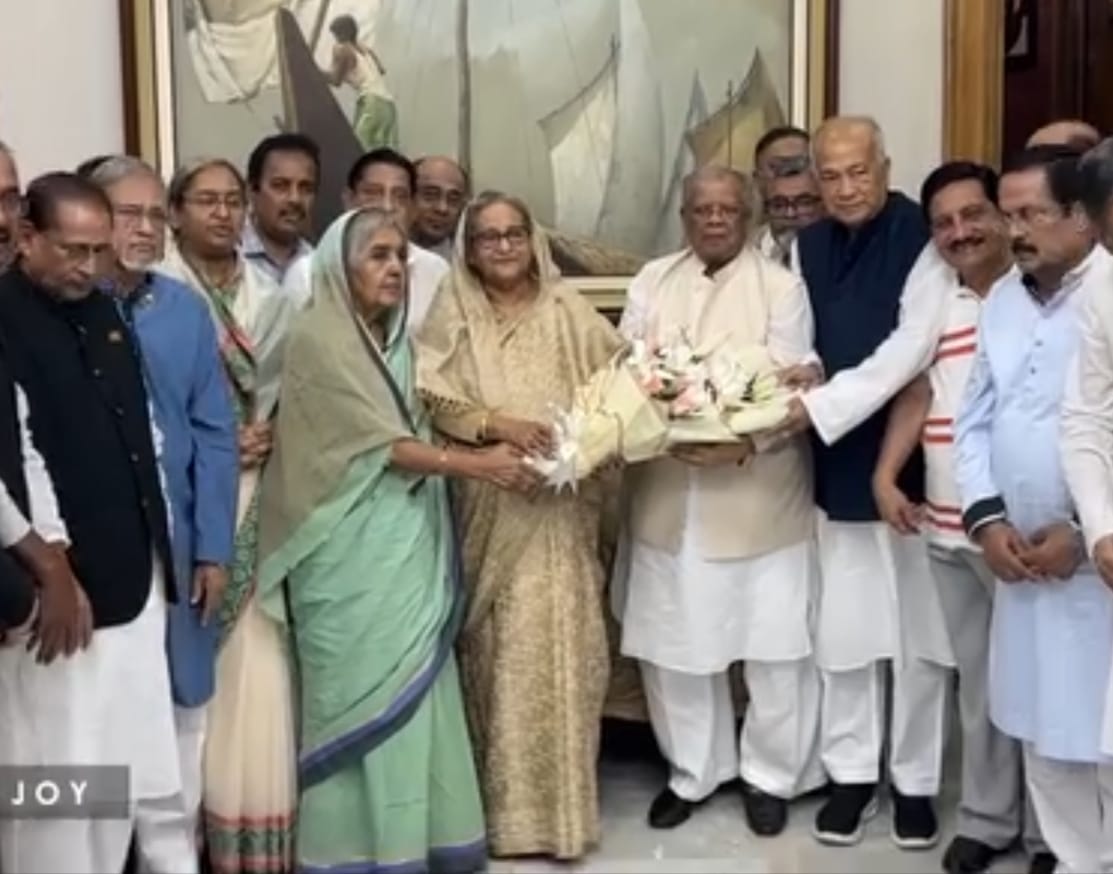 যুক্তরাষ্ট্র-যুক্তরাজ্য সফর শেষে দেশে ফিরলেন প্রধানমন্ত্রী