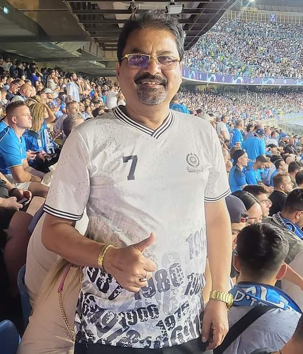 রিয়াল মাদ্রিদের বাঙালি ভক্ত ফ্রান্সের মাঠে খেলা দেখতে পেরে আনন্দে আত্মহারা