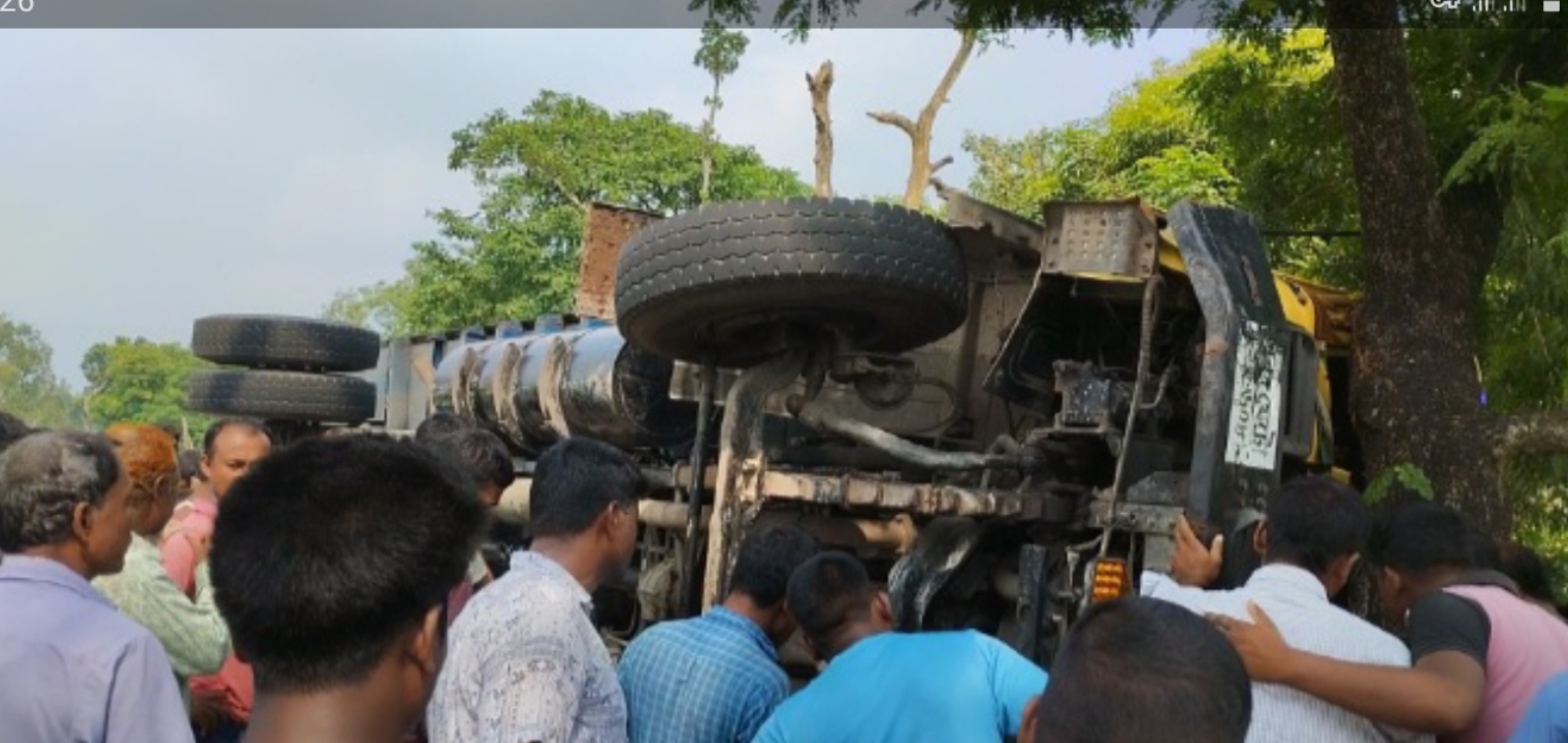 ঠাকুরগাঁওয়ে গাছের সঙ্গে  ট্রাকের ধাক্কায় নিহত ১, আহত ১৬