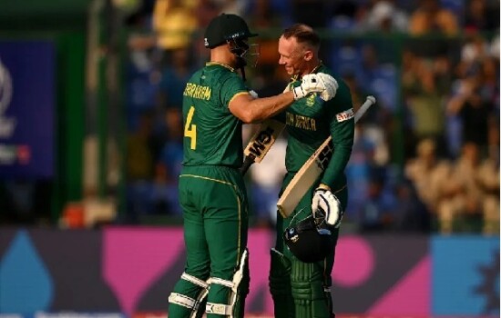 সেঞ্চুরির হ্যাট্রিক প্রোটিয়াদের, লঙ্কানদের সামনে ৪২৯ রানের লক্ষ্য