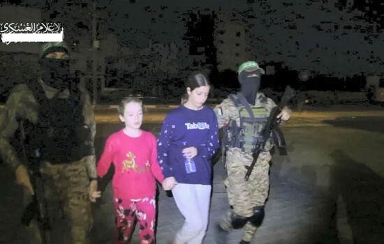 তৃতীয় দফায় ১৪ ইসরাইলি নাগরিককে মুক্তি দিলো হামাস