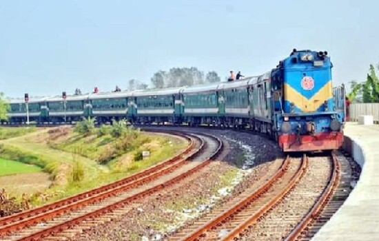 মাত্র ১৮৮ টাকায় ট্রেনে ঢাকা থেকে কক্সবাজার