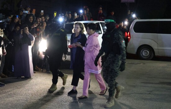 আরও ১২ ইসরাইলিকে মুক্তি দিলো হামাস