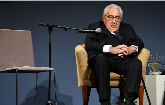 যুক্তরাষ্ট্রের সাবেক পররাষ্ট্রমন্ত্রী হেনরি কিসিঞ্জার মারা গেছেন