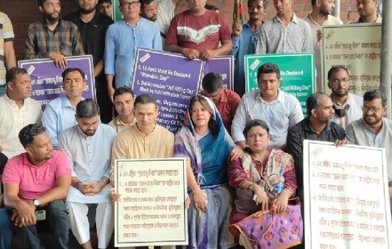 তিন দফা দাবিতে গণভবনের সামনে সোহেল তাজের অবস্থান