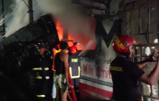 নারায়ণগঞ্জে তুলা কারখানায় অগ্নিকাণ্ড