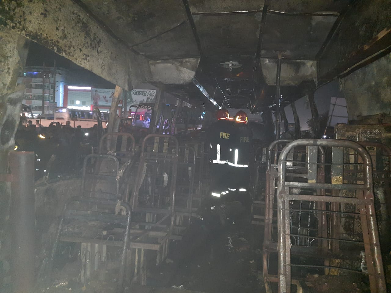 অবরোধে সারা দেশে ১৩৭ যানবাহনে আগুন