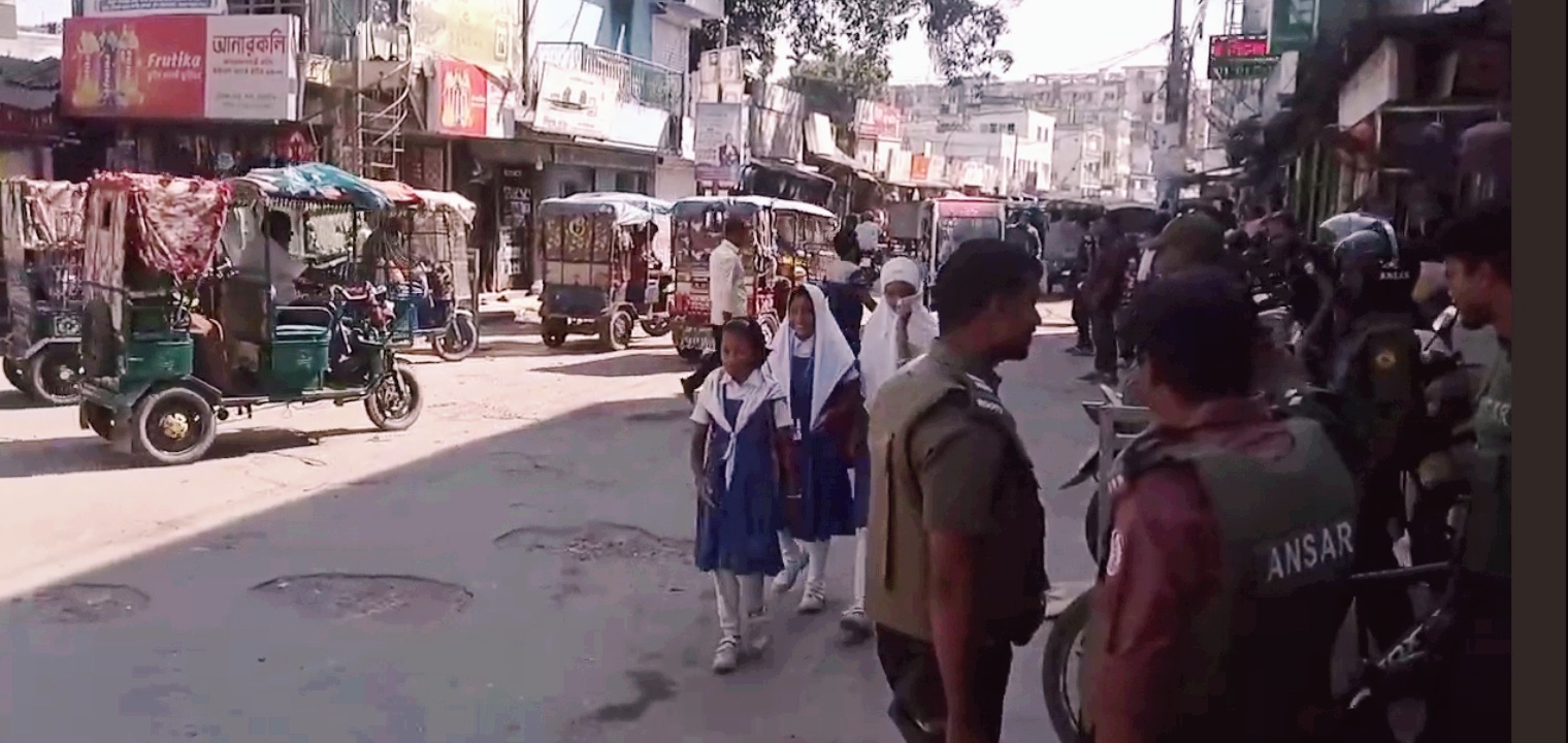 ঠাকুরগাঁওয়ে অবরোধের প্রথম দিনে দূরপাল্লার বাসসহ ভারী যানবাহন চলাচল বন্ধ। গ্রেফতার -৪!