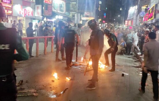 সিলেটে সড়কে আগুন দিল বিএনপির নেতাকর্মীরা