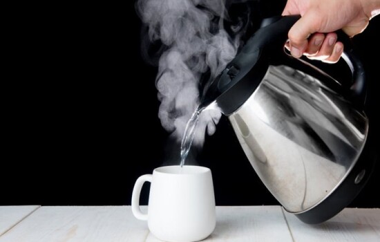 গরম পানি পান করলেই দূর হবে যে সমস্যা