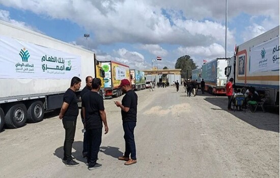 গাজায় চলছে যুদ্ধবিরতি, ঢুকছে ত্রাণবাহী ট্রাক